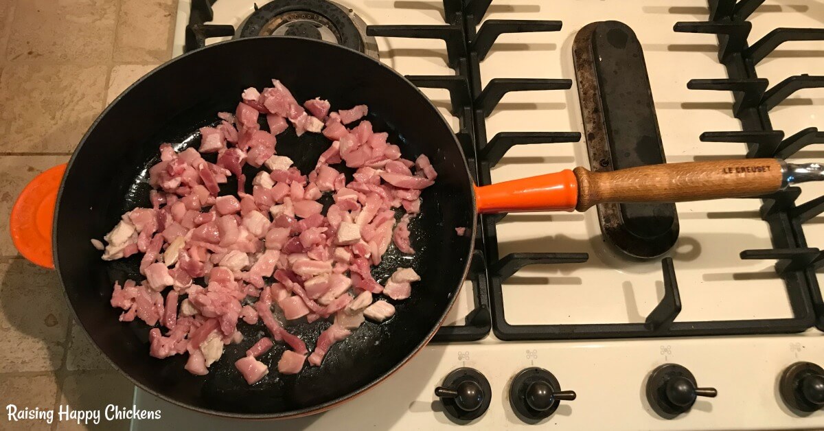 Bacon and egg casserole: an easy, tasty breakfast recipe.