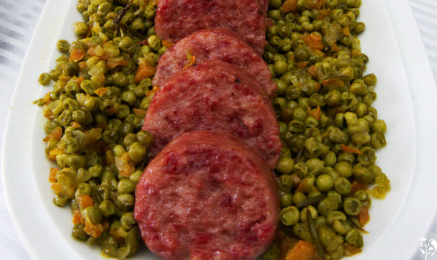 Chickens can eat lentils! Here's why they should.