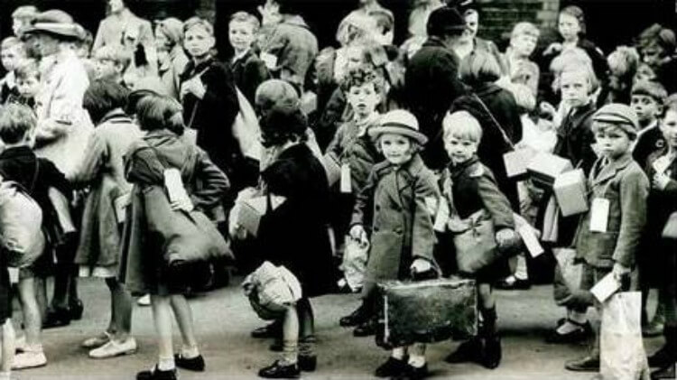 Evacuees from Liverpool, 1939. My mother was one. Evacuees from Liverpool, 1939.